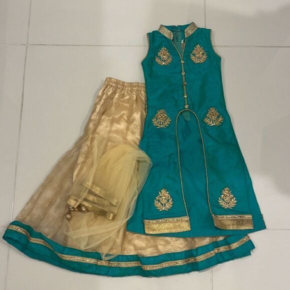 Girls Indian Lehenga Suit - Small - Picture 1 of 6